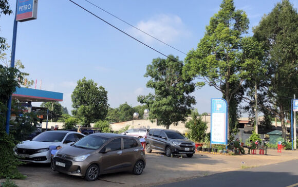 2 Canh Sat Phong Toa Kham Xet Mot Cay Xang O Ba Ria   Vung Tau