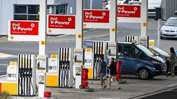 1 Gia Xang Dau O Anh Tang Ky Luc Hon 5 Tuan Lien Tiep