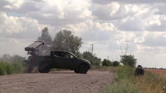 1 Ukraine Khoe Phao Phan Luc Dung Ong Phong Rocket Tu Truc Thang Nga