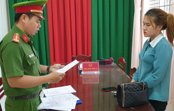 1 Bat Tam Giam Ban Gai Tong Giam Doc Lua Dao Chiem Doat Tai San