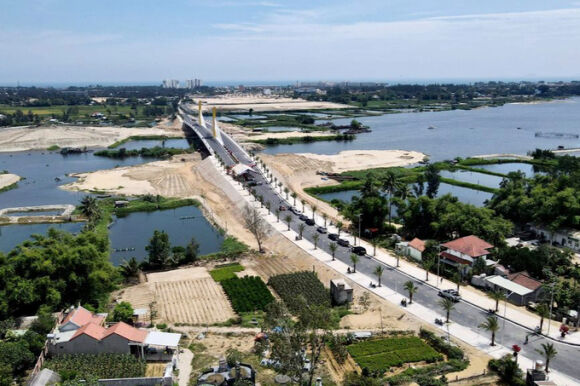 2 Quang Nam Nghe Y Kien Chuyen Gia De Xay Dung Do Thi Ven Bien Ven Song