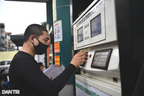 2 Gia Xang Tang Khong Kiem Soat Nguoi Dan Vat Va Doanh Nghiep Dau Dau