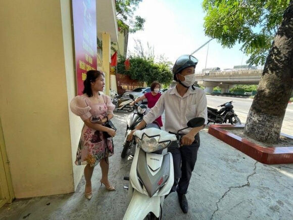 2 Vu Hang Tram Hoc Sinh Bi Day Di Noi Khac De Truong Len Chuan Quoc Gia Hieu Truong Xin Rut Kinh Nghiem