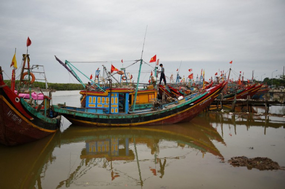 2 Ngu Dan Viet Lao Dao Vi Gia Xang Dau Tang