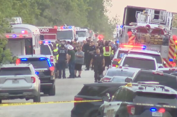 2 Phat Hien Hon 40 Thi The Nghi La Nguoi Di Cu O Trong Va Quanh Mot Xe Dau Keo O My