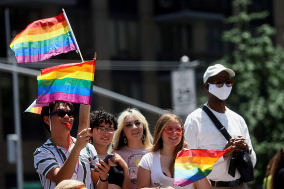 4 Dieu Hanh Tai New York Tan Loan Vi Nham Phao Hoa La Tieng Sung