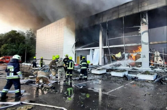 5 The Gioi Bang Hoang Trung Tam Thuong Mai Ukraine Chim Trong Bien Lua Sau Don Tap Kich Ten Lua Cua Nga