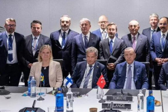 1 Tho Nhi Ky Mo Duong Cho Thuy Dien Va Phan Lan Gia Nhap Nato