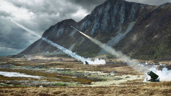 1 Uy Luc La Chan Thep My Tinh Gui Cho Ukraine Danh Chan Mua Ten Lua Nga