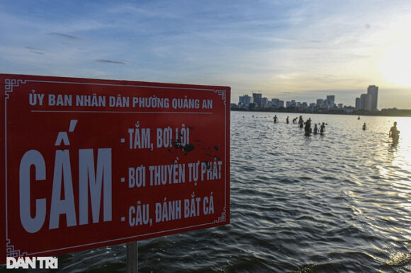 2 Lap Rao Chan Cam Nguoi Dan Tam O Ho Tay Sao Phai Cam