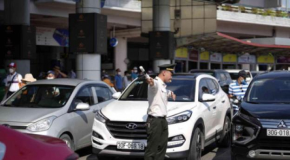 2 San Bay Noi Bai Qua Tai