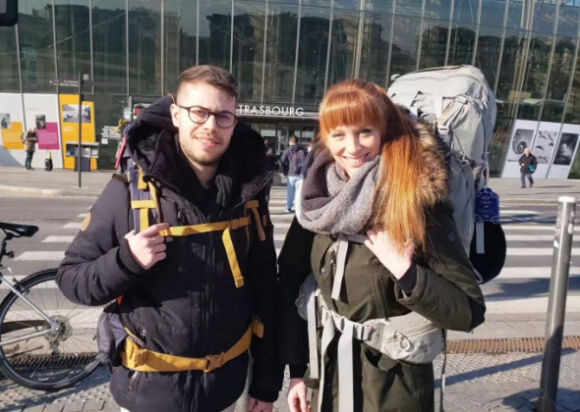 1 Cap Vo Chong Di Bo Tu Phap Den Thai Lan Danh 12 Thang Di Bo Xuyen 22 Quoc Gia