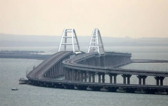 1 Ukraine Lai De Doa Danh Sap Cau Crimea