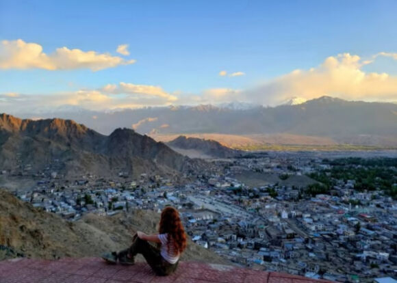 2 Cap Vo Chong Di Bo Tu Phap Den Thai Lan Danh 12 Thang Di Bo Xuyen 22 Quoc Gia