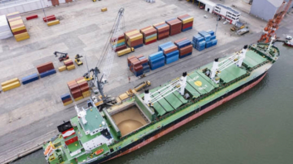 1 Nga To Anh Tim Co Xam Nhap Bien Den