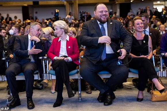 1 Anh Tang Cuong Trung Phat Doi Voi Dong Minh Cua Putin La Belarus