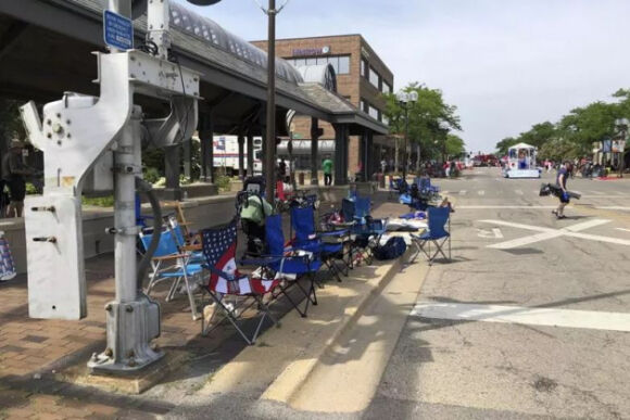 1 Xa Sung Kinh Hoang Nham Vao Doan Dieu Hanh Mung Quoc Khanh My