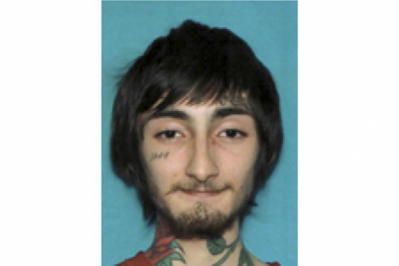 3 Canh Sat Bat Ke Xa Sung Vao Doan Dieu Hanh Mung Quoc Khanh My