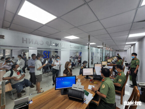 1 Cong An Tphcm Nhan 1500 Ho So Truc Tiep 55 Truc Tuyen Xin Cap Ho Chieu Moi Ngay