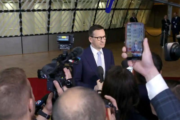 2 Moscow Len An Eu Cap Tu Cach Ung Vien Cho Ukraine Kiev Phat Hien Duong Day Gian Diep Nga