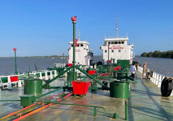 2 Vo Cua 2 Cuu Tu Lenh Vung Canh Sat Bien Nhan Tien Tu Trum Buon Lau