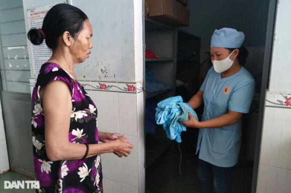 3 Nu Ho Ly Roi Nuoc Mat Khi Ngay Di Lam Dem Chay Vac Da Thue