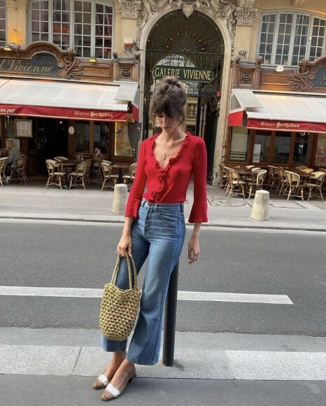 1 5 Kieu Quan Ninh Dang Khien Phu Nu Phap Me Man Dien Di Dien Lai Thuong Xuyen Va Co The Phoi Voi Moi Trang Phuc