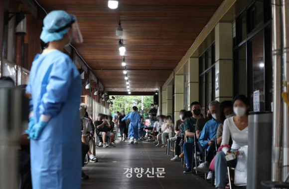 1 Han Quoc Khong Gian Cach Xa Hoi Chap Nhan Song Chung Voi Lan Song Covid 19 Moi