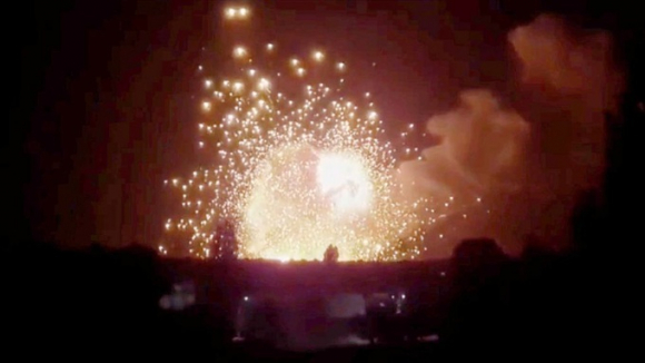 1 Ten Lua Ukraine Xuyen Thung Luoi Phong Khong Pha Kho Dan Cua Phe Ly Khai