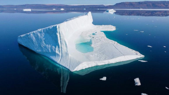 Thời tiết ấm bất thường, băng ở Greenland đang tan nhanh