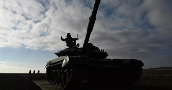 17 Can Canh Qua Trinh San Tang T 72b3 Nga Cua Linh Ukraine