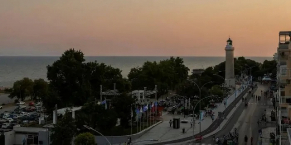 1 Cang O Hy Lap Tro Thanh Trung Tam Tap Ket Vu Khi Cua My