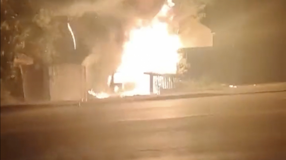 1 Xe Hoc Gia Hang Dau Nga Phat No Nghi Bi Gai Bom