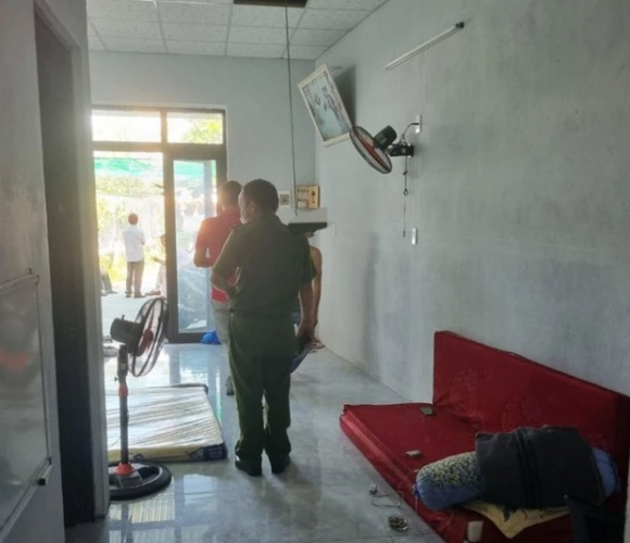 1 Da Nang Vo Thay Chong Tu Tu Qua Camera An Ninh