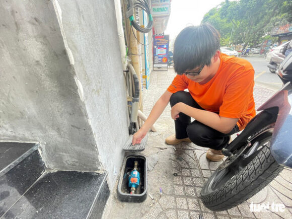 1 Ngan Mat Cap Dong Ho Nuoc Xu Phat That Nang Ke Ban Nguoi Mua