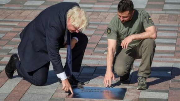 2 Boris Johnson Chiu Dung Khung Hoang Nang Luong De Chong Lai Nga O Ukraine