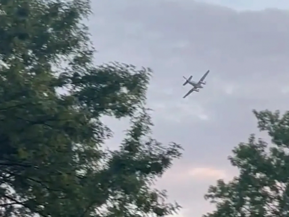 1 Vu Doa Lao May Bay Xuong Sieu Thi My Nghi Pham La Nguoi Nha May Bay Bi An Cap