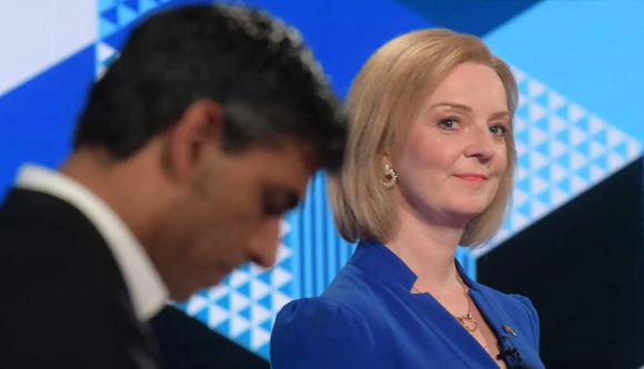 2 Tan Thu Tuong Liz Truss Mang Bong Dang Ba Dam Thep Cua Anh