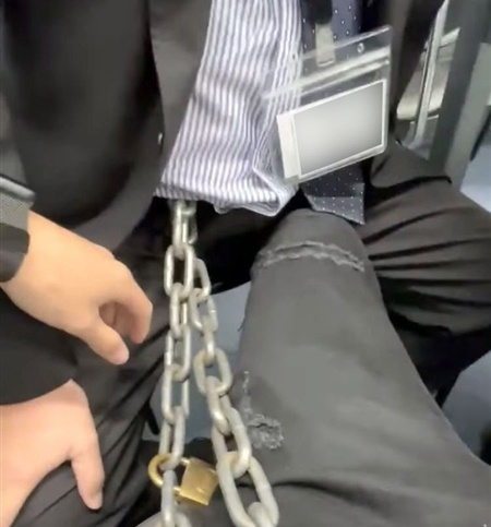 1 Nhat Xu Phat Ngoi Truong Xich Du Hoc Sinh Viet