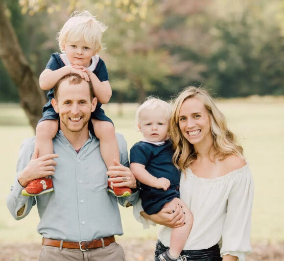 1 Vu Bat Coc Sat Hai Chau Gai Ty Phu Gay Chan Dong Nuoc My