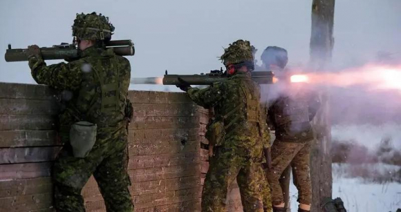 2 Sung Chong Tang M72 Co Lo Van Duoc Binh Linh Ukraine Su Dung Tieu Diet Thiet Giap Btr 80 Nga