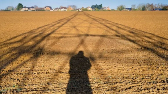 1 Nong Dan Chau Au Chang Thay Mua Dau