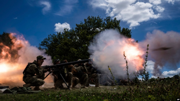 1 Ukraine Tuyen Bo Chiem Lai 400 Km Vuong