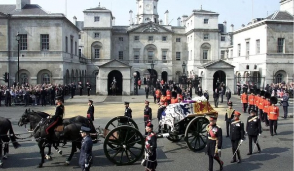 2 Tang Le Hiem Thay Danh Cho Nu Hoang Anh Elizabeth