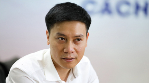 1 Chiec Cap Cam Co Va Hanh Trinh Den Phap