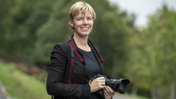 3 Nhiep Anh Gia Ke Ve Buc Anh Cuoi Cung Cua Nu Hoang Elizabeth Ii