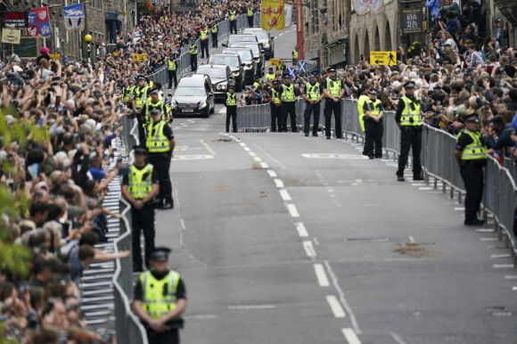 11 Hang Dai Nguoi Tien Dua Linh Cuu Nu Hoang Anh Den Dien Holyroodhouse