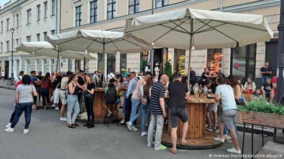 2 Khach Du Lich Noi Dia Da Tro Lai Kiev