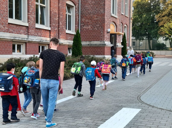 7 Phuong Phap Giao Duc Con Dang Nguong Mo Cua Me Viet O Duc