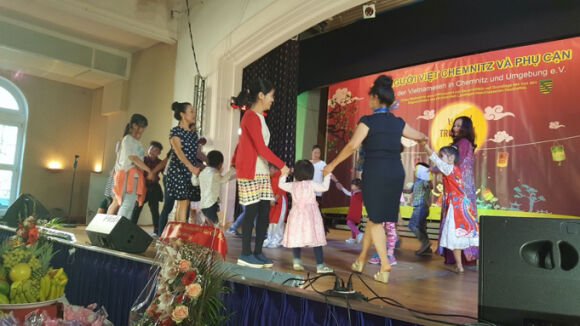 9 Phuong Phap Giao Duc Con Dang Nguong Mo Cua Me Viet O Duc